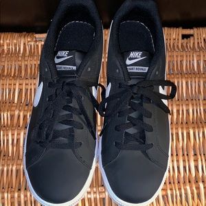 Women’s Nike Court Royale